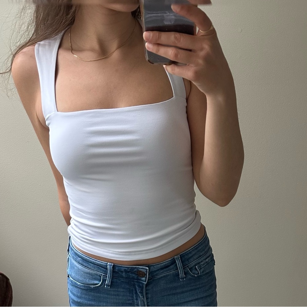 ReoRia White Tank Top